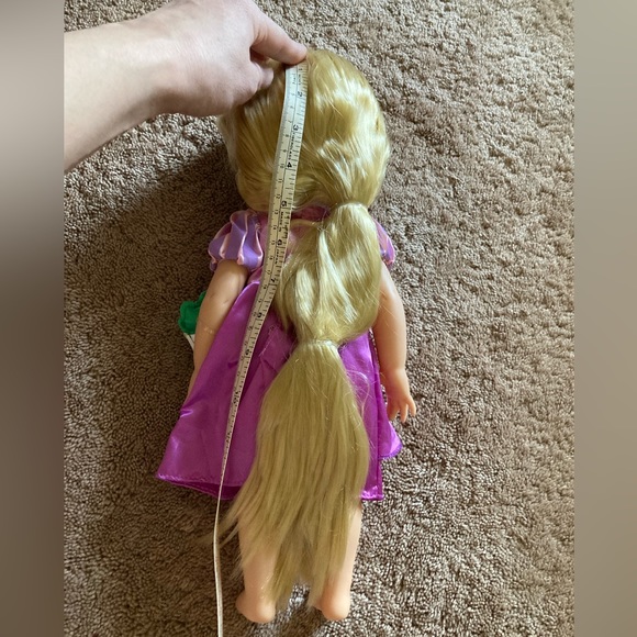 Disney Rapunzel doll from Tangled - Picture 4 of 5